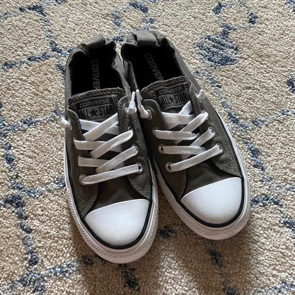 Converse low top size 7